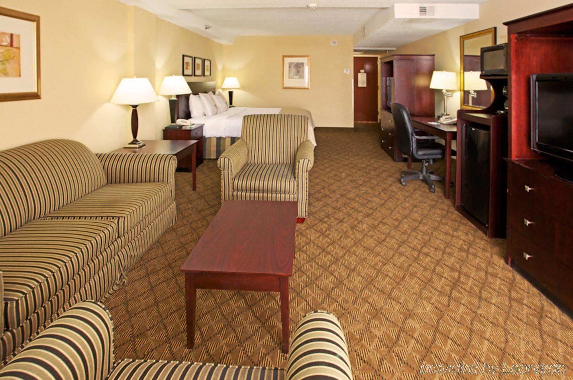 And Beaumont-plaza I-10 & Walden By Ihg Hotel 3*