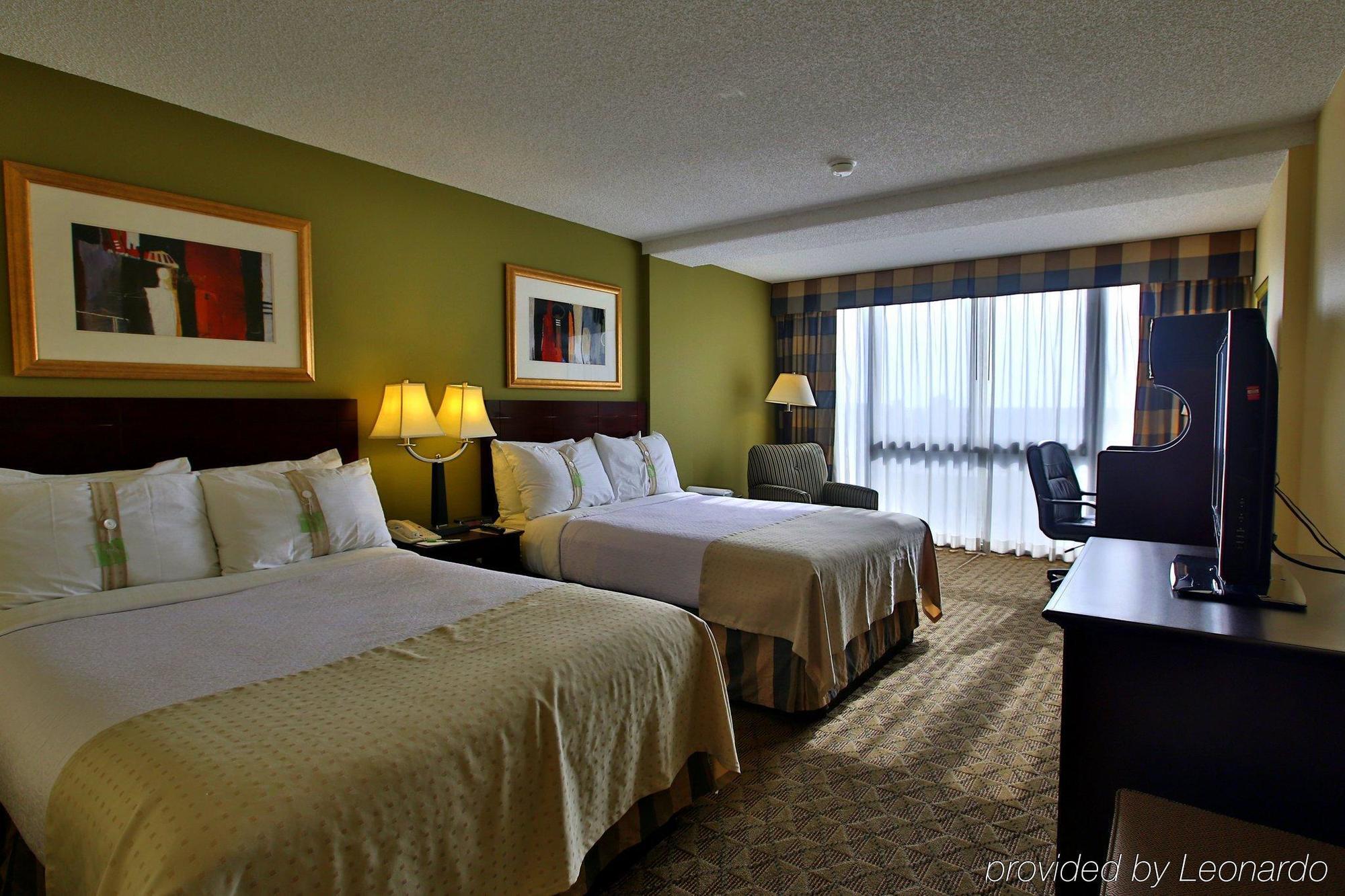 Hotel And Beaumont-plaza I-10 & Walden By Ihg